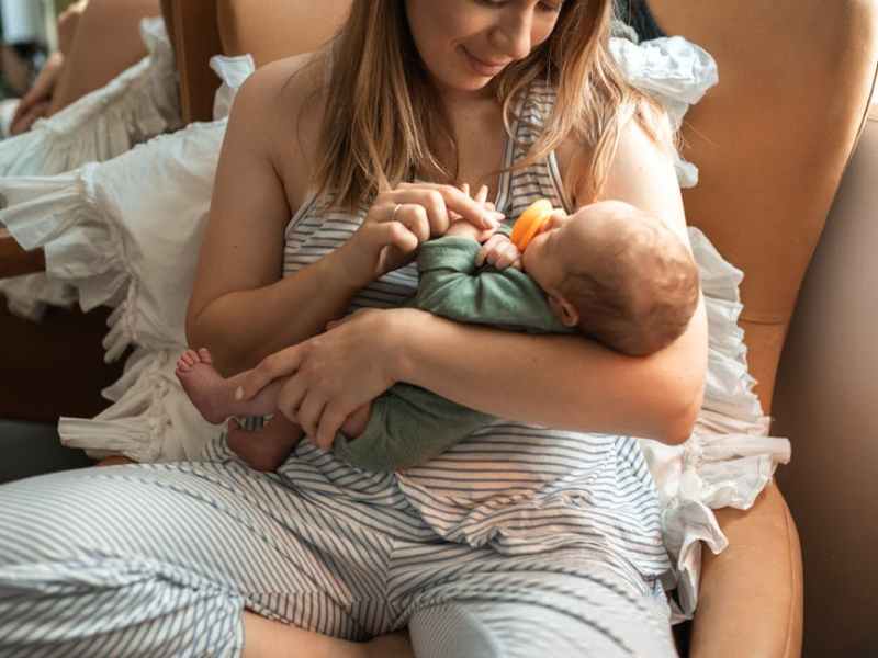 Navigating Postpartum in Fall: Cozy Routines and Emotional Support for New&nbsp;Moms